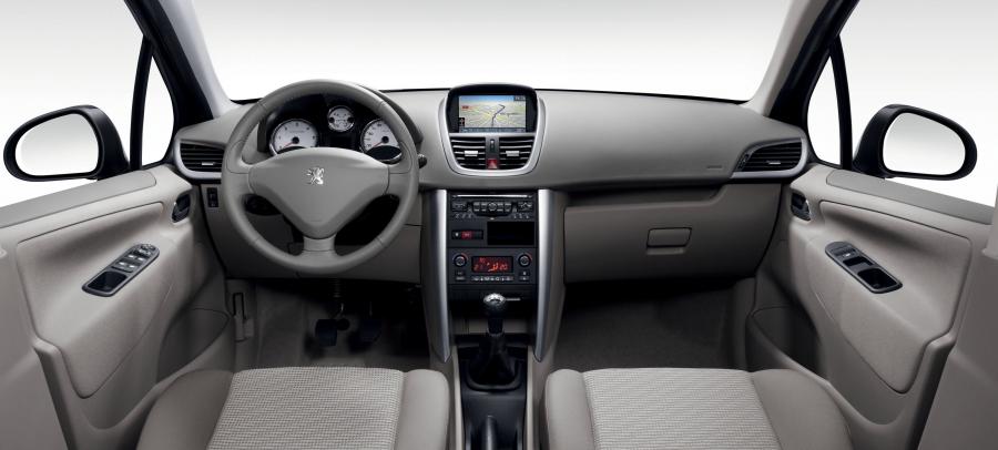  Peugeot 207 5-Door 2010 года  (фото 22 из 32)